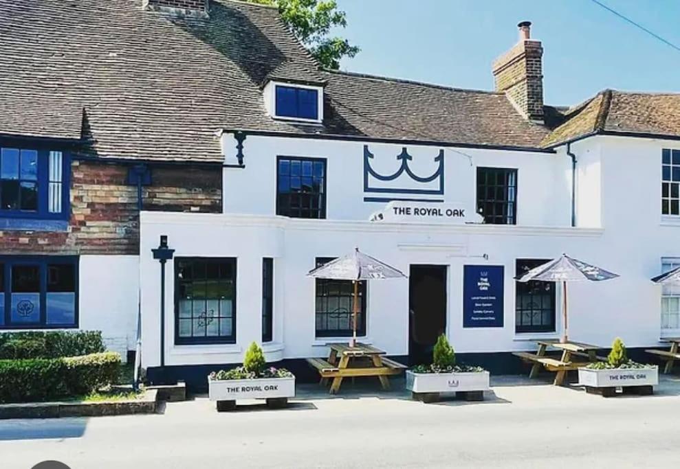 Beautiful Renovated Cottage In Mersham Ashford Kent Exterior photo