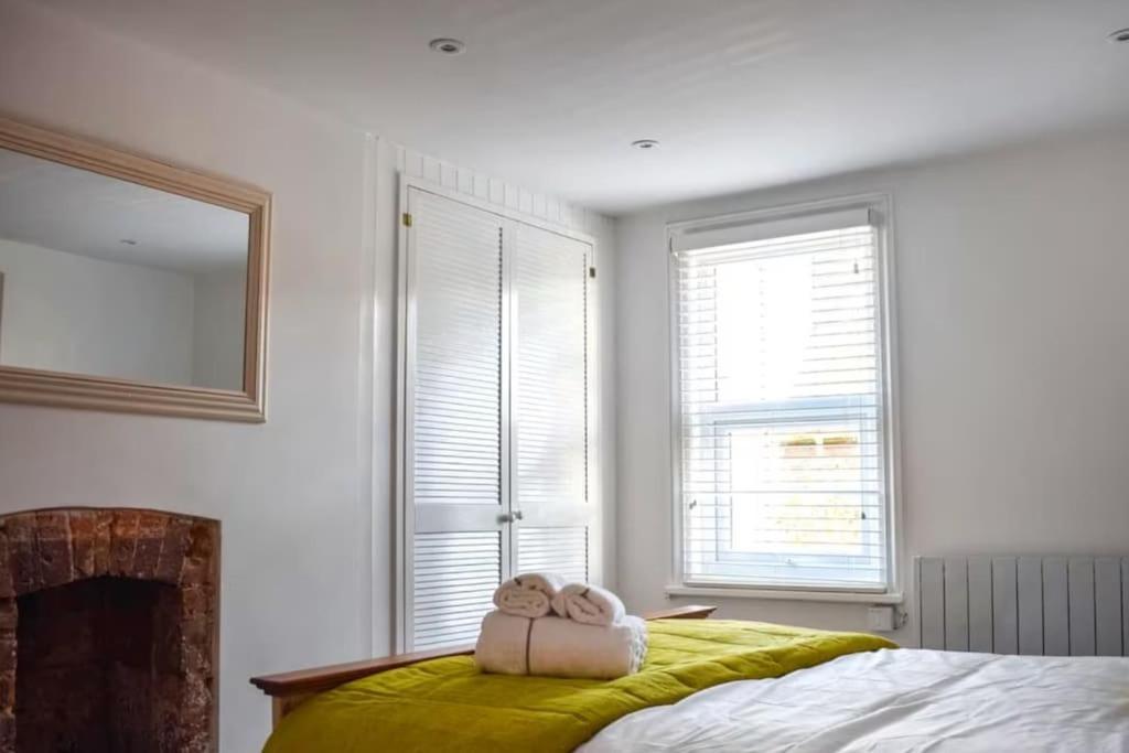 Beautiful Renovated Cottage In Mersham Ashford Kent Exterior photo
